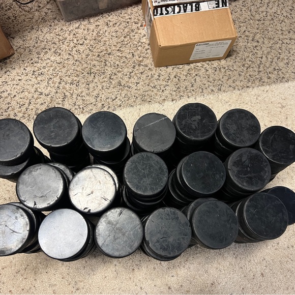 (20) Used Hockey Pucks - Picture 2 of 2